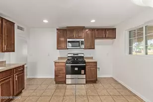 205 3rd St, Huachuca City, AZ 85616 - Photo 13