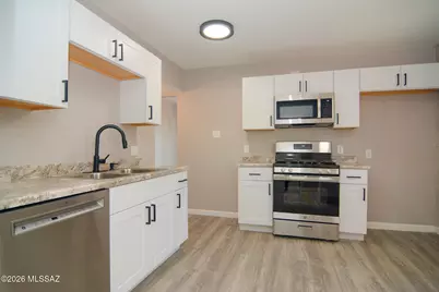 1933 E Granito Vista, Tucson, AZ 85713 - Photo 9