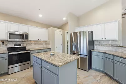 2860 S Greenside Place, Green Valley, AZ 85614 - Photo 13