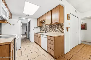 273 N Paseo De Los Conquistadores, Green Valley, AZ 85614 - Photo 13