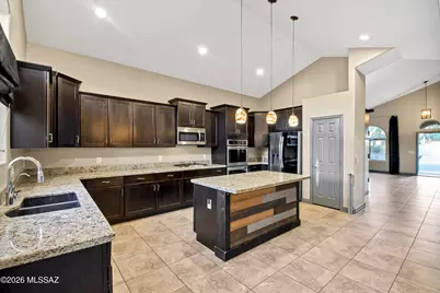 8728 W Hanbury Road, Marana, AZ 85653 - Photo 11