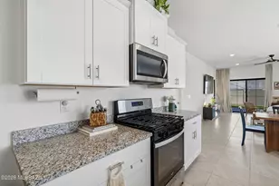 7036 W Jadewood Ln, Tucson, AZ 85757 - Photo 15