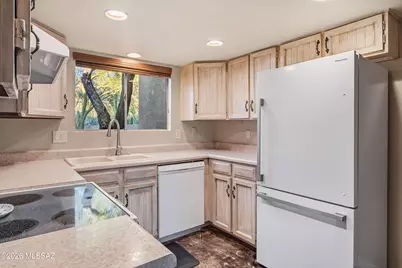 6441 N Foothills Drive, Tucson, AZ 85718 - Photo 9