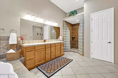 9807 N Ridge Shadow Place, Oro Valley, AZ 85704 - Photo 25