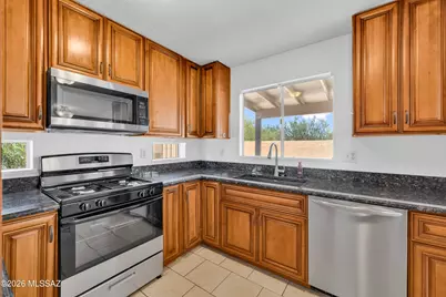 8179 N Streamside Avenue, Tucson, AZ 85741 - Photo 11