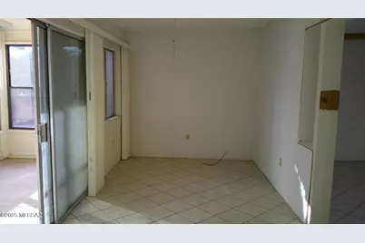 352 E Paseo Verde, Green Valley, AZ 85614 - Photo 5