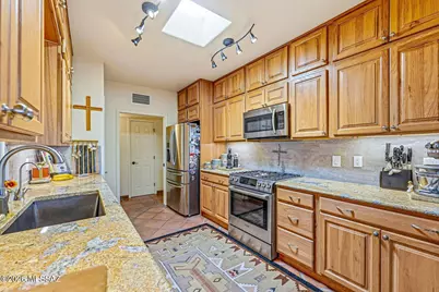 1049 W Placita Refinada, Green Valley, AZ 85614 - Photo 11