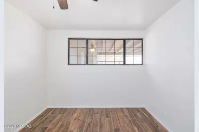 8201 E Lynch Place, Tucson, AZ 85710 - Photo 11