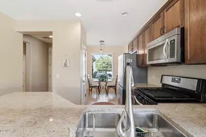 461 W Astruc Drive, Green Valley, AZ 85614 - Photo 11