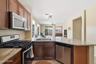 461 W Astruc Drive, Green Valley, AZ 85614 - Photo 13