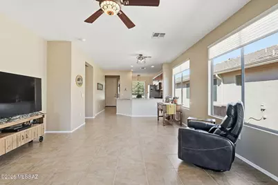 461 W Astruc Drive, Green Valley, AZ 85614 - Photo 9