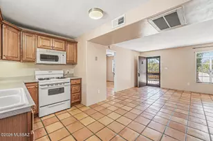 515 S La Canada Dr, Green Valley, AZ 85614 - Photo 13