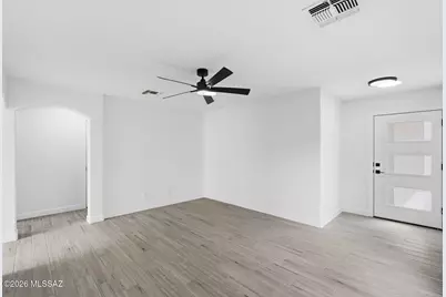 690 W Desert Blossom Drive, Green Valley, AZ 85614 - Photo 7