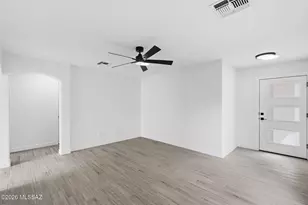 690 W Desert Blossom Dr, Green Valley, AZ 85614 - Photo 7