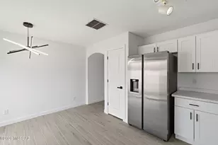 690 W Desert Blossom Dr, Green Valley, AZ 85614 - Photo 15