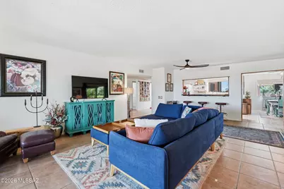 812 W Desert Hills Drive, Green Valley, AZ 85622 - Photo 15