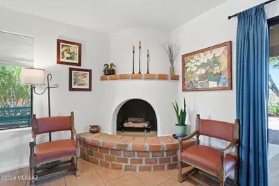 812 W Desert Hills Drive, Green Valley, AZ 85622 - Photo 9