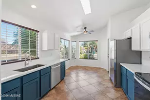 2626 W Desert Bluffs Ct, Tucson, AZ 85742 - Photo 13