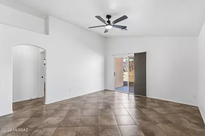 2626 W Desert Bluffs Court, Tucson, AZ 85742 - Photo 7