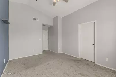10206 E Desert Crossings Way, Tucson, AZ 85747 - Photo 17