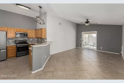 10206 E Desert Crossings Way, Tucson, AZ 85747 - Photo 11