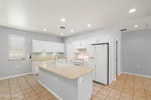 10134 S Azure Surrey Dr, Vail, AZ 85641 - Photo 15