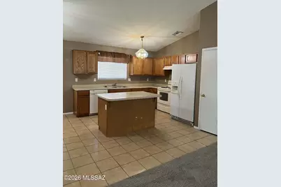 8855 N Moonfire Drive, Tucson, AZ 85743 - Photo 5