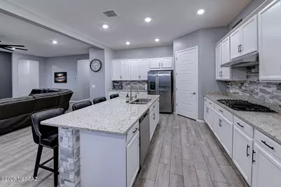 10702 N Cactus Point Drive, Tucson, AZ 85742 - Photo 5