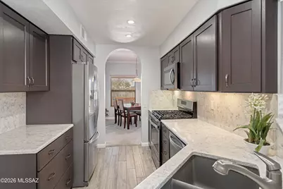 14045 N Desert Butte Drive, Oro Valley, AZ 85755 - Photo 13