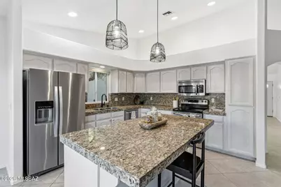 9960 N Roxbury Drive, Oro Valley, AZ 85737 - Photo 13