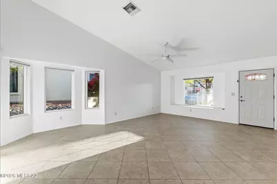 9960 N Roxbury Drive, Oro Valley, AZ 85737 - Photo 5