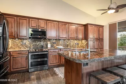 1556 W Periwinkle Place, Tucson, AZ 85737 - Photo 11