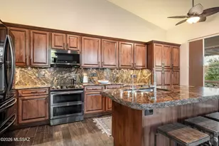 1556 W Periwinkle Pl, Tucson, AZ 85737 - Photo 11