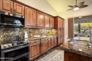 1556 W Periwinkle Pl, Tucson, AZ 85737 - Photo 13