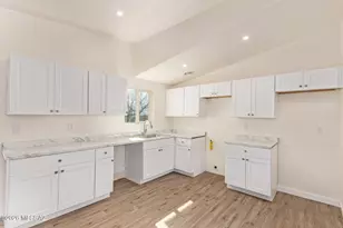 5547 S Meadowlark Ave, Tucson, AZ 85746 - Photo 13