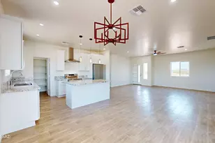 8050 N Shadows Desert Ln, Marana, AZ 85653 - Photo 9