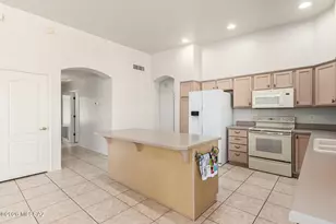 11701 N Pyramid Point Dr, Oro Valley, AZ 85737 - Photo 17