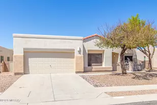 11701 N Pyramid Point Dr, Oro Valley, AZ 85737 - Photo 9