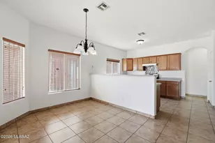 1998 W Bellagio Dr, Tucson, AZ 85746 - Photo 9