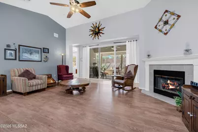 7515 W Suncatcher Drive, Tucson, AZ 85743 - Photo 9