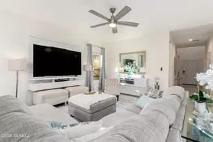 9265 W Tenaza Ln, Marana, AZ 85653 - Photo 5