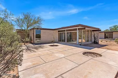 1635 E Kleindale Road, Tucson, AZ 85719 - Photo 1