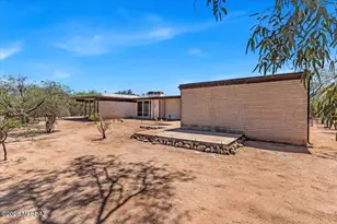 1635 E Kleindale Rd, Tucson, AZ 85719 - Photo 7