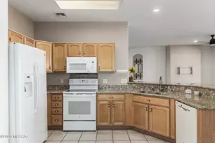 9735 N Wonderock Pl, Tucson, AZ 85743 - Photo 13