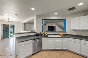 3820 E Sun View Ct, Tucson, AZ 85706 - Photo 13