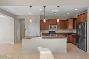 10920 E White Sage Dr, Tucson, AZ 85747 - Photo 9