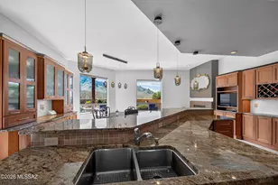 11486 N Civano Pl, Tucson, AZ 85737 - Photo 9