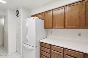 8647 N Little Oak Ln, Tucson, AZ 85704 - Photo 11