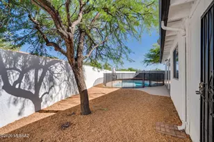 9870 E Celeste Dr, Tucson, AZ 85730 - Photo 7