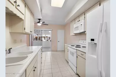 1146 S Alpine Circle, Green Valley, AZ 85614 - Photo 9